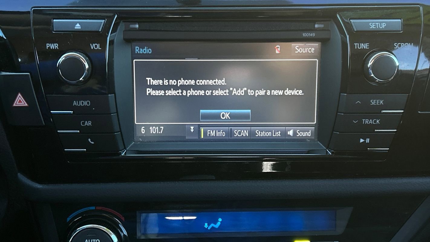 Used 2015 Toyota Corolla S image 32