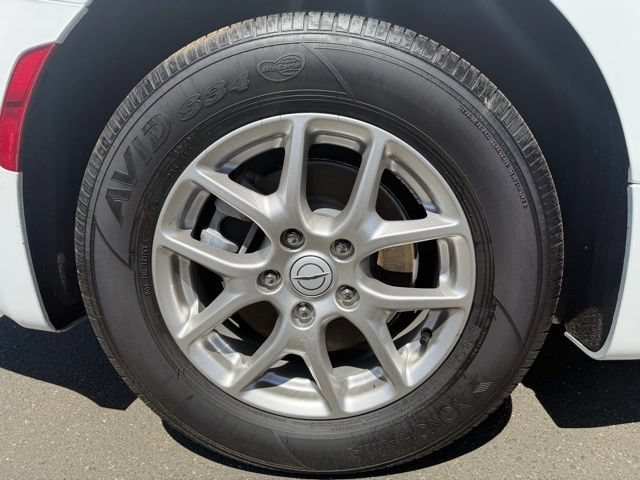 Certified 2025 Chrysler Pacifica Select FWD image 34