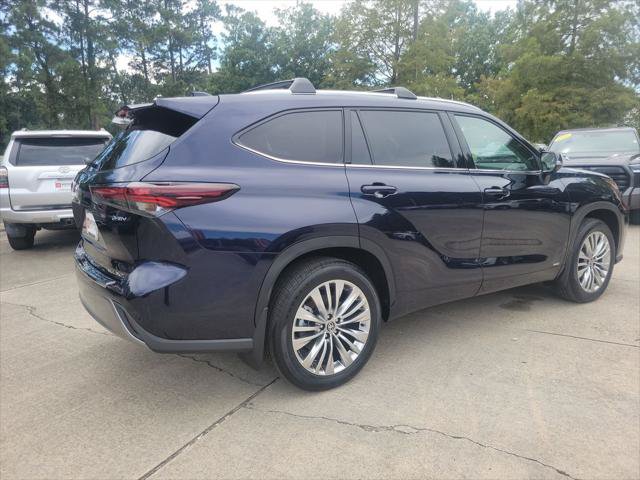 Certified 2026 Toyota Highlander Platinum AWD/4WD image 7