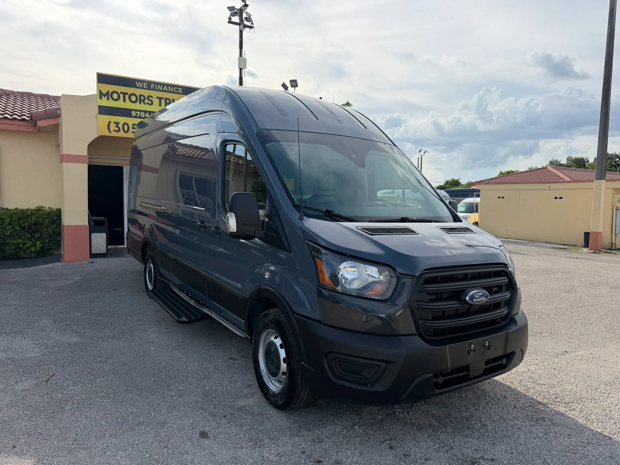 Used 2020 Ford Transit 250 148 High Roof Extended RWD image 9