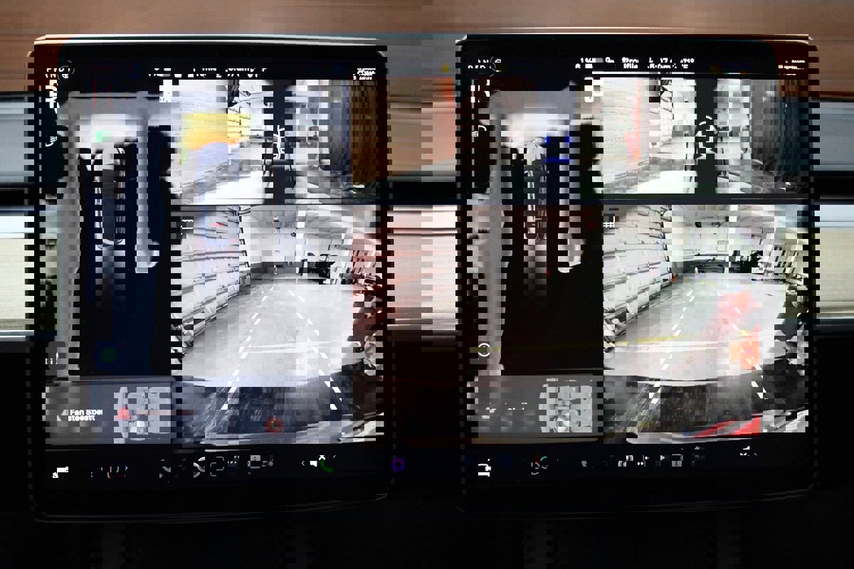 Used 2023 Tesla Model Y Long Range image 25