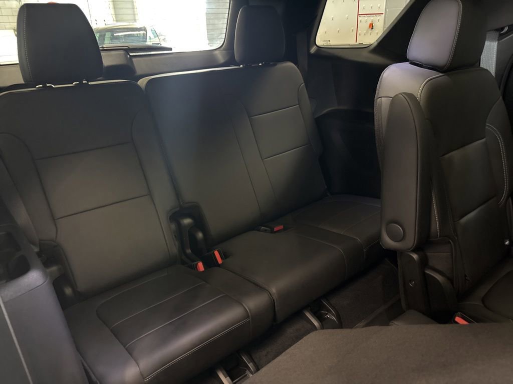 Used 2023 Chevrolet Traverse LT AWD/4WD image 15