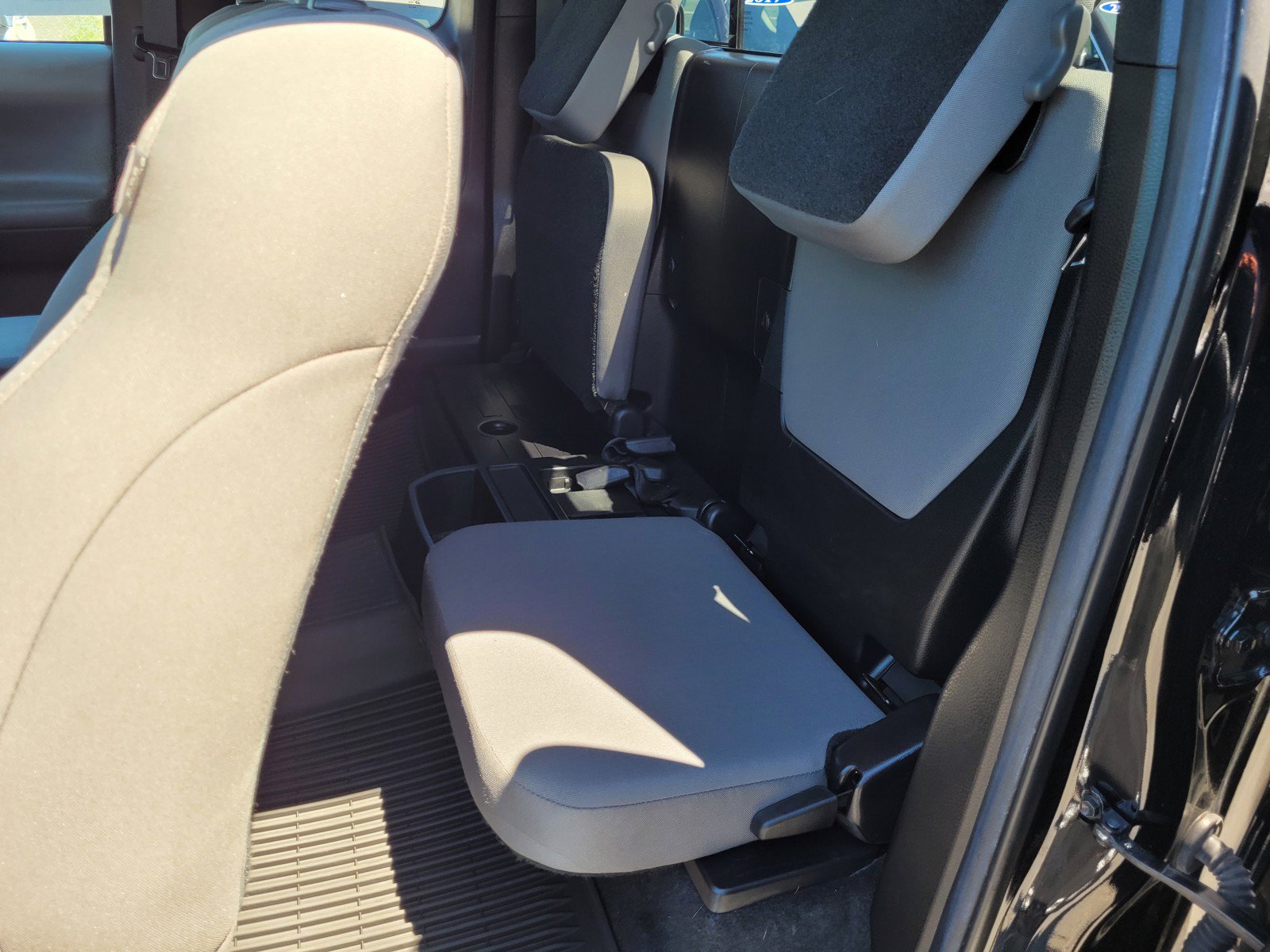 Used 2022 Toyota Tacoma SR5 AWD/4WD image 27
