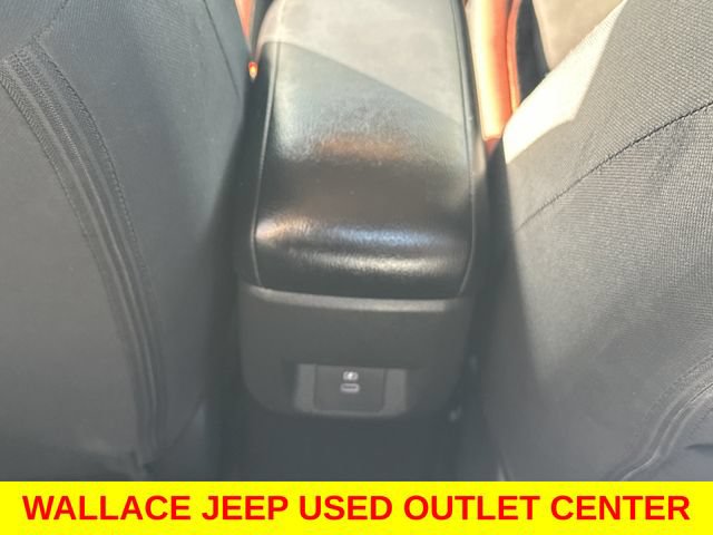 Used 2025 Nissan Versa SR w/ Trunk Package FWD image 16