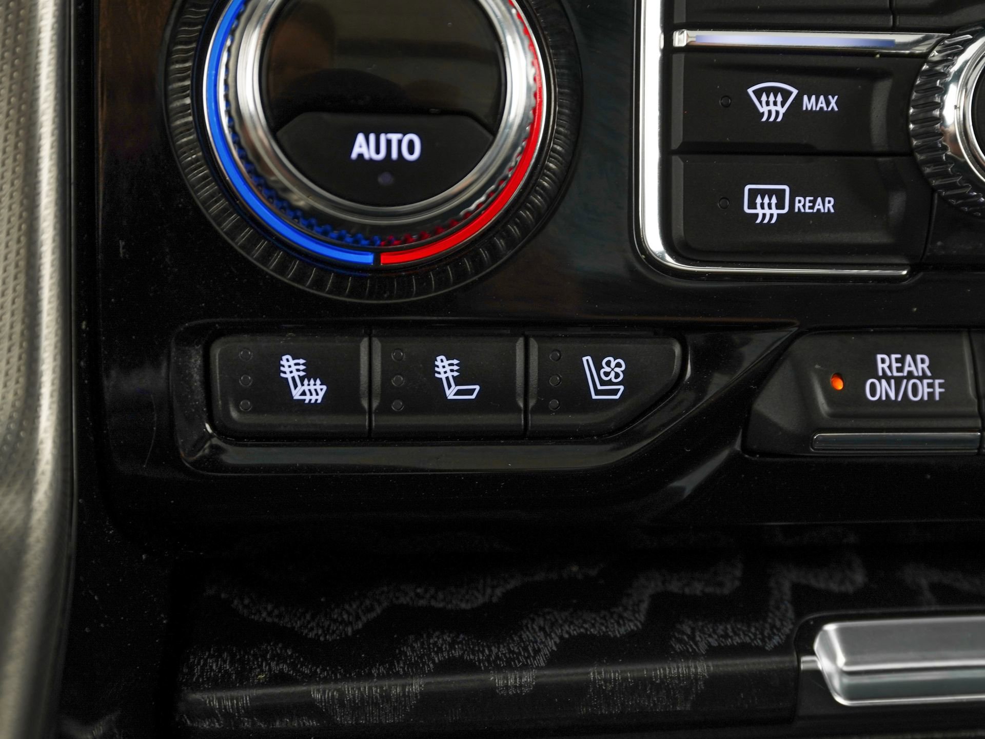 Used 2021 GMC Yukon Denali w/ LPO, Illumination Package image 26