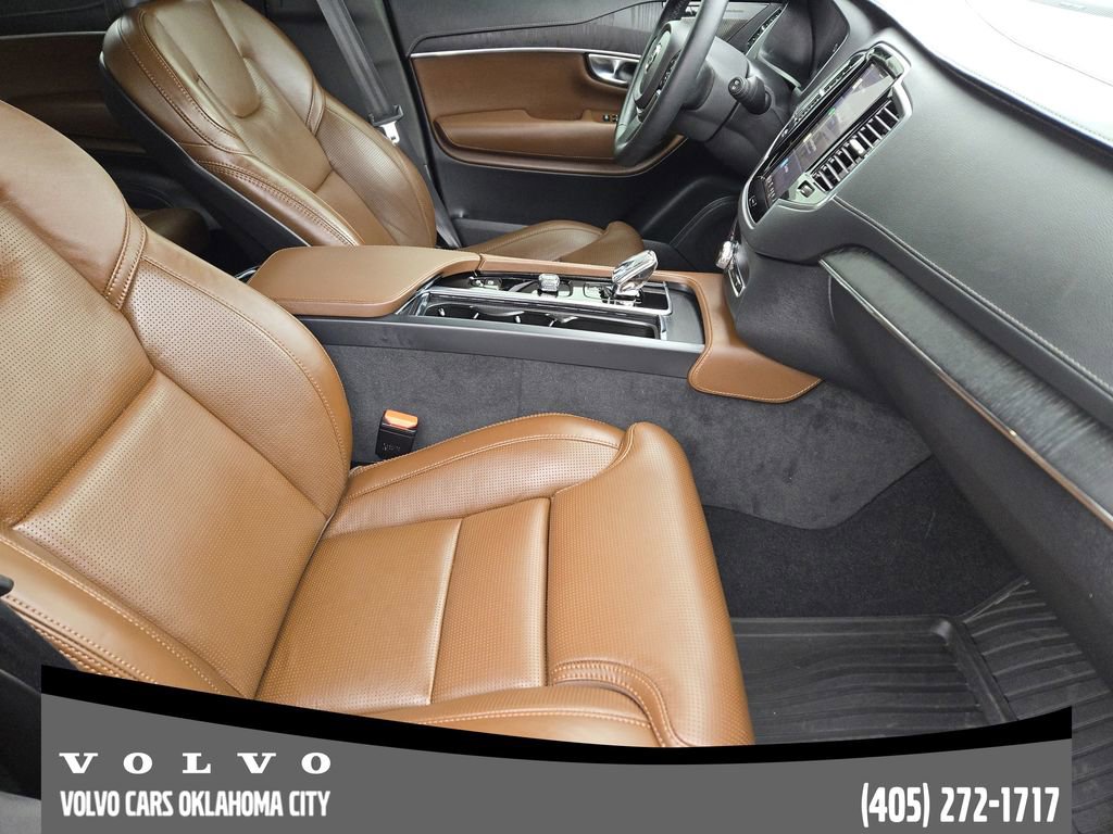Certified 2023 Volvo XC90 B6 Ultimate w/ Protection Package Premier image 13