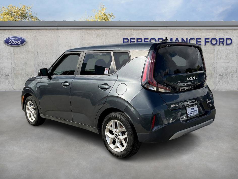Used 2023 Kia Soul LX w/ LX Technology Package image 7