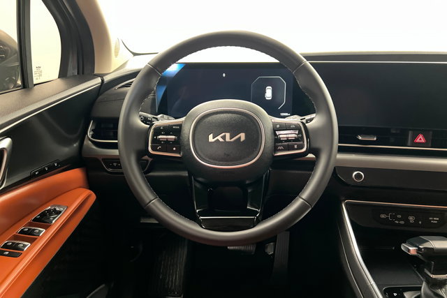Used 2025 Kia Carnival SX FWD image 12