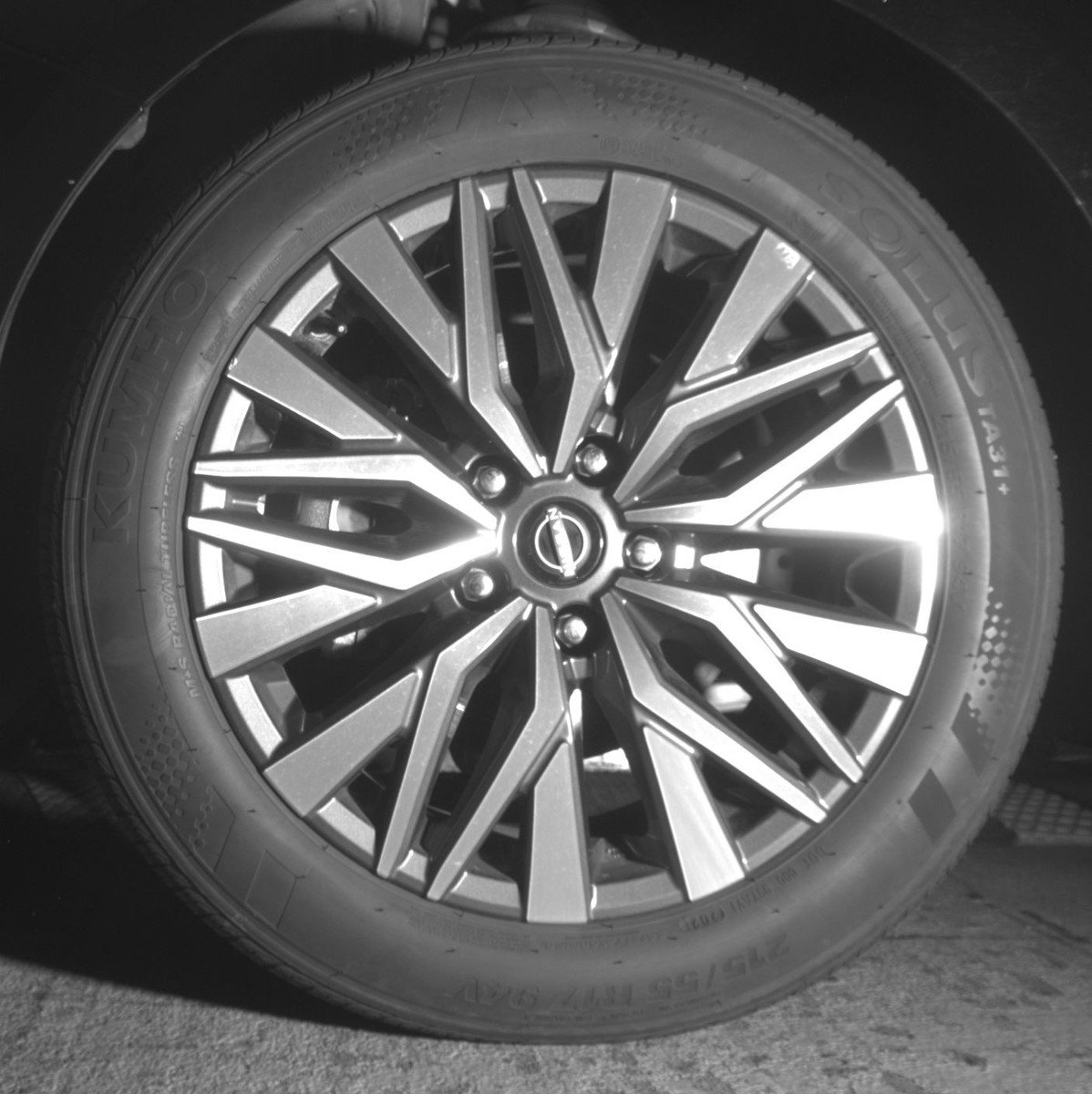 Used 2025 Nissan Altima 2.5 SV FWD image 12