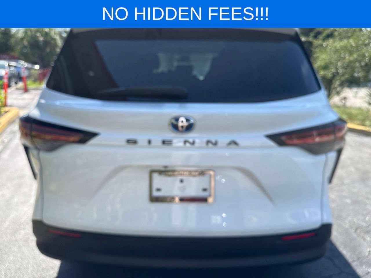 Used 2021 Toyota Sienna LE FWD image 6