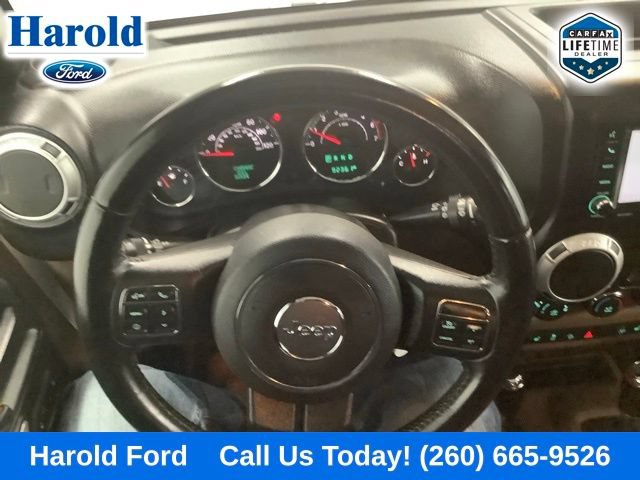 Used 2018 Jeep Wrangler Unlimited Sahara w/ Dual Top Group AWD/4WD image 16
