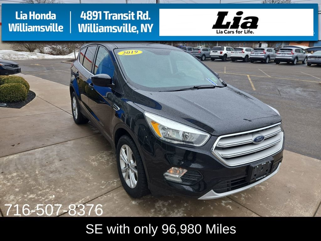 Used 2019 Ford Escape SE image 1