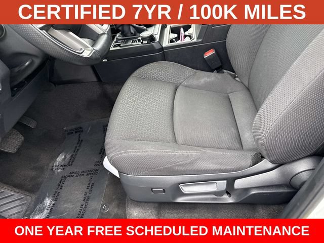 Used 2025 Toyota 4Runner SR5 AWD/4WD image 15