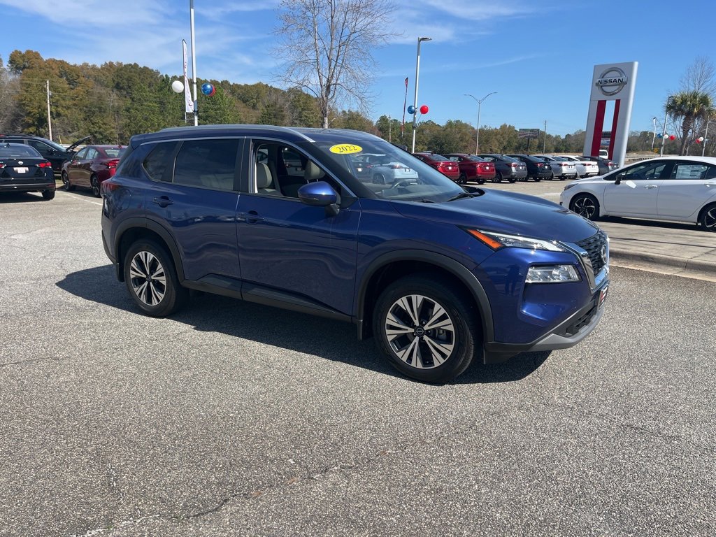 Used 2022 Nissan Rogue SV w/ SV Premium Package image 1