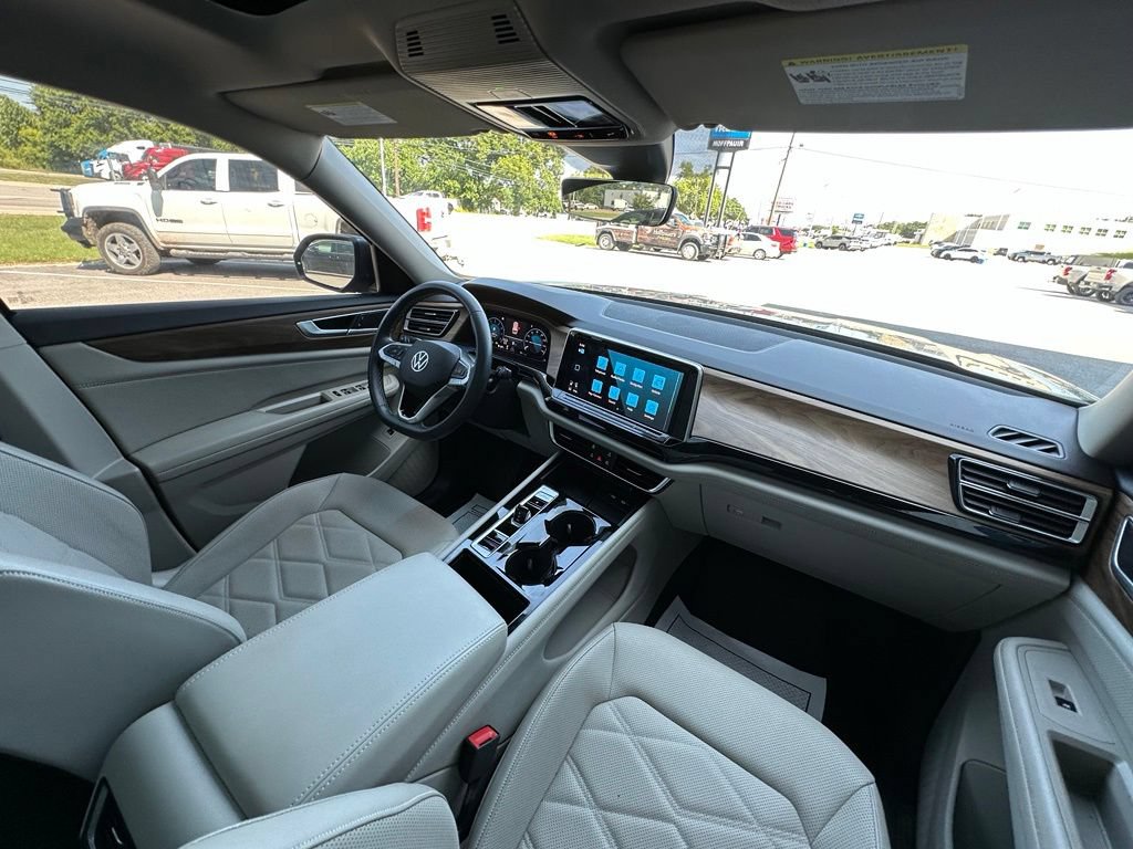 Used 2024 Volkswagen Atlas SE FWD image 9