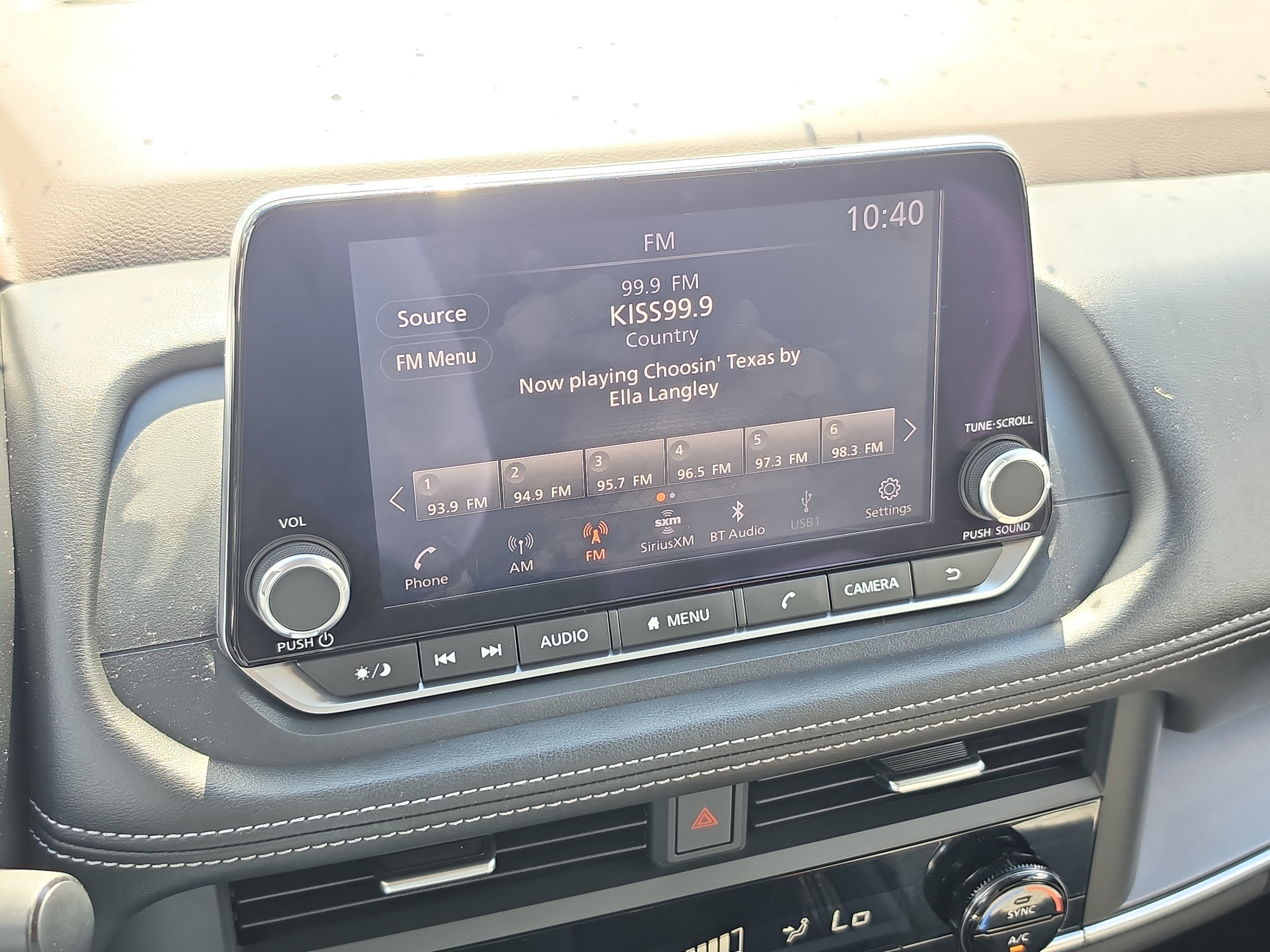 Used 2023 Nissan Rogue SV FWD image 17