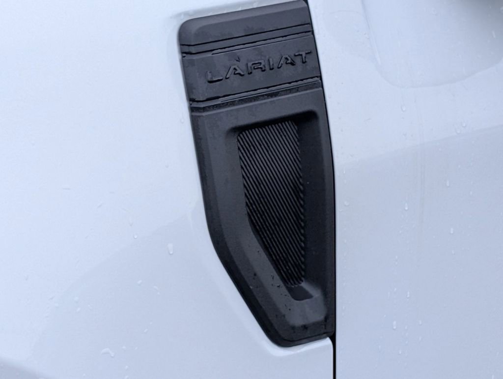 New 2025 Ford Maverick Lariat w/ Black Appearance Package AWD/4WD image 13