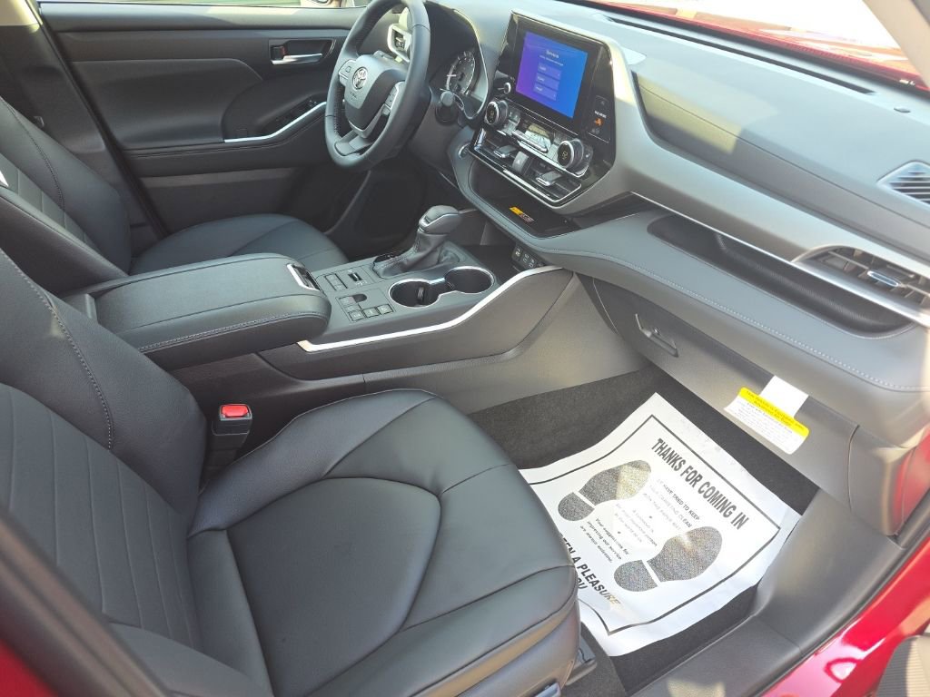 Certified 2026 Toyota Highlander XLE image 19