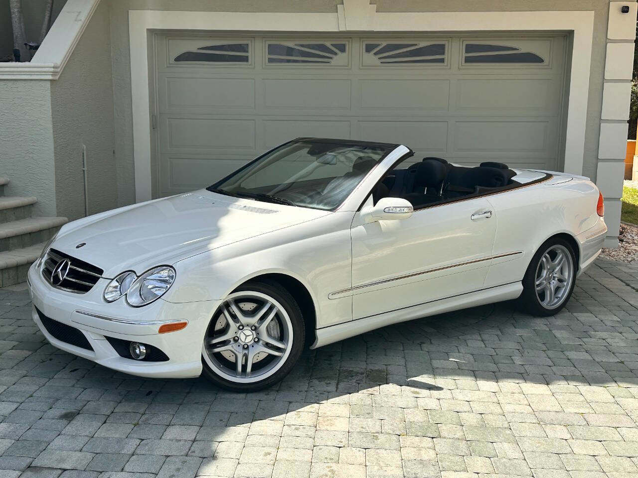 Used 2009 Mercedes-Benz CLK 550 Cabriolet image 4
