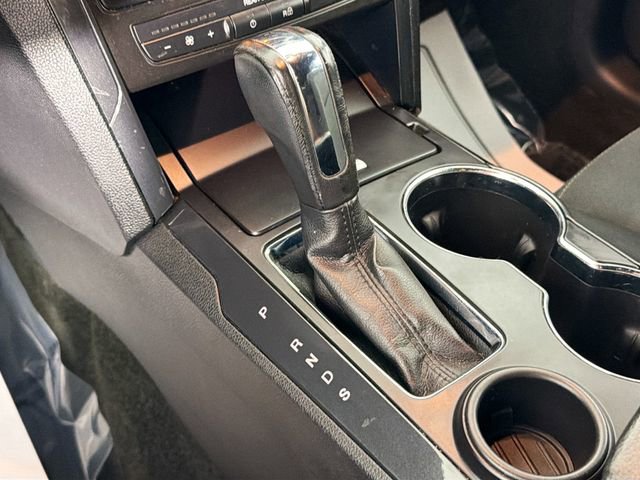 Used 2017 Ford Explorer XLT image 16