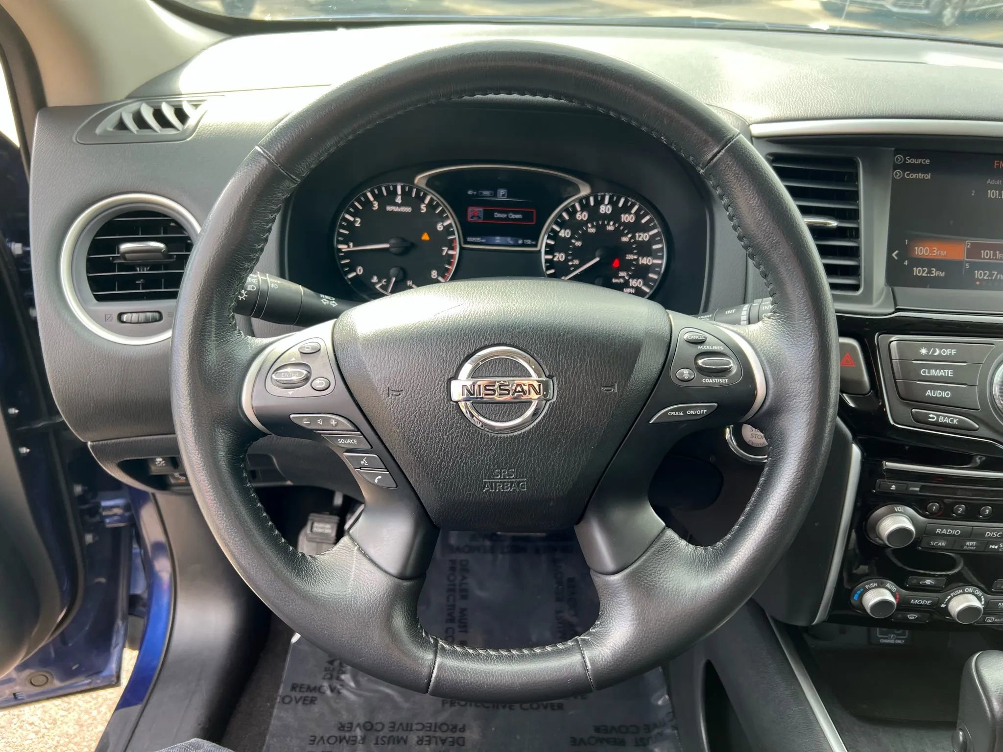 Used 2019 Nissan Pathfinder SV image 11