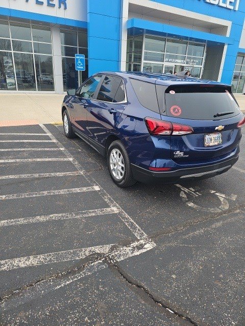 Used 2022 Chevrolet Equinox LT image 2