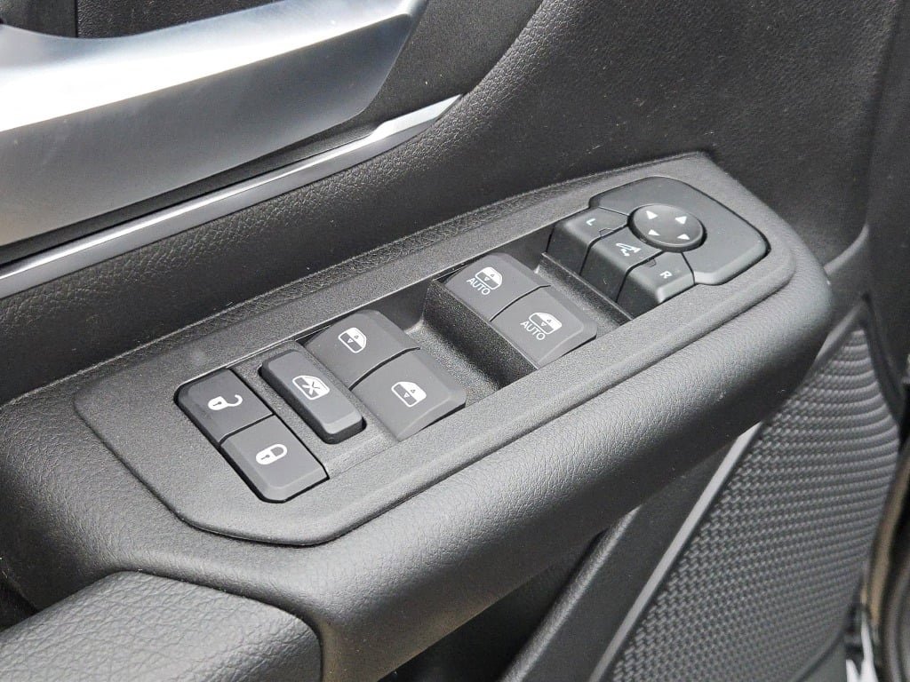 New 2026 RAM 1500 4x4 Crew Cab image 22