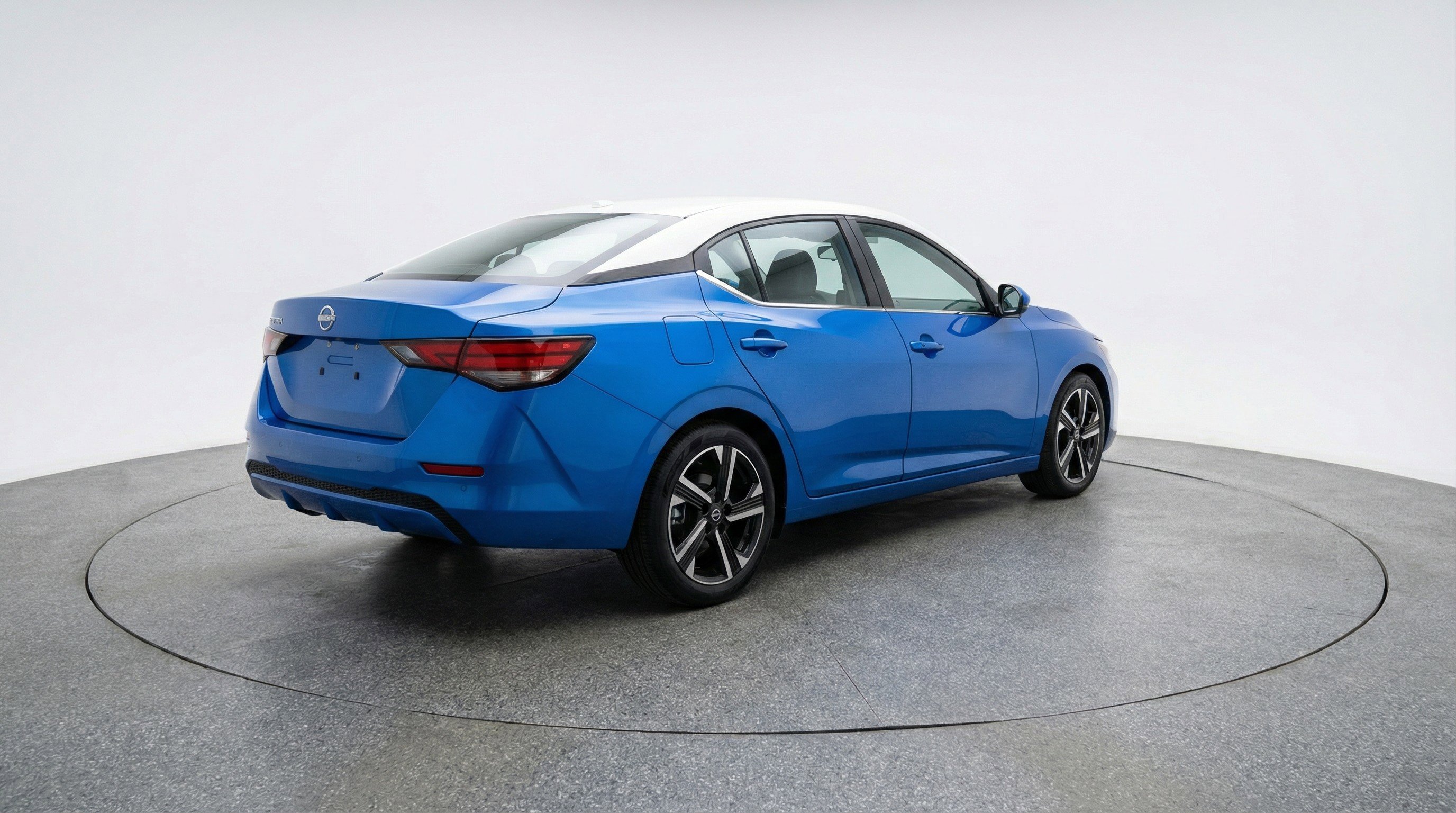 Used 2025 Nissan Sentra SV FWD image 9