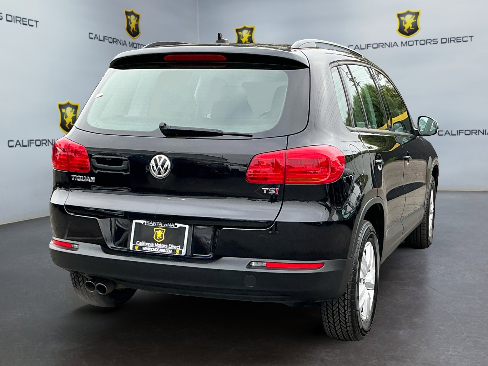 Used 2017 Volkswagen Tiguan S FWD image 5