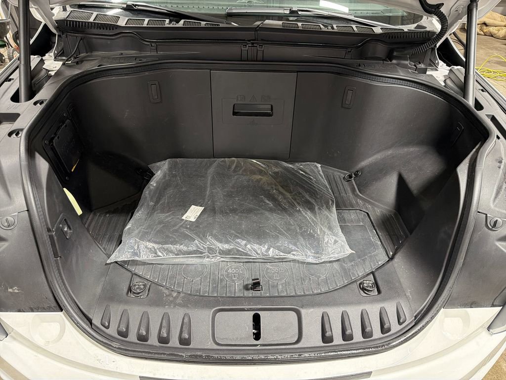 Used 2025 Ford F150 Lightning Platinum AWD/4WD image 18