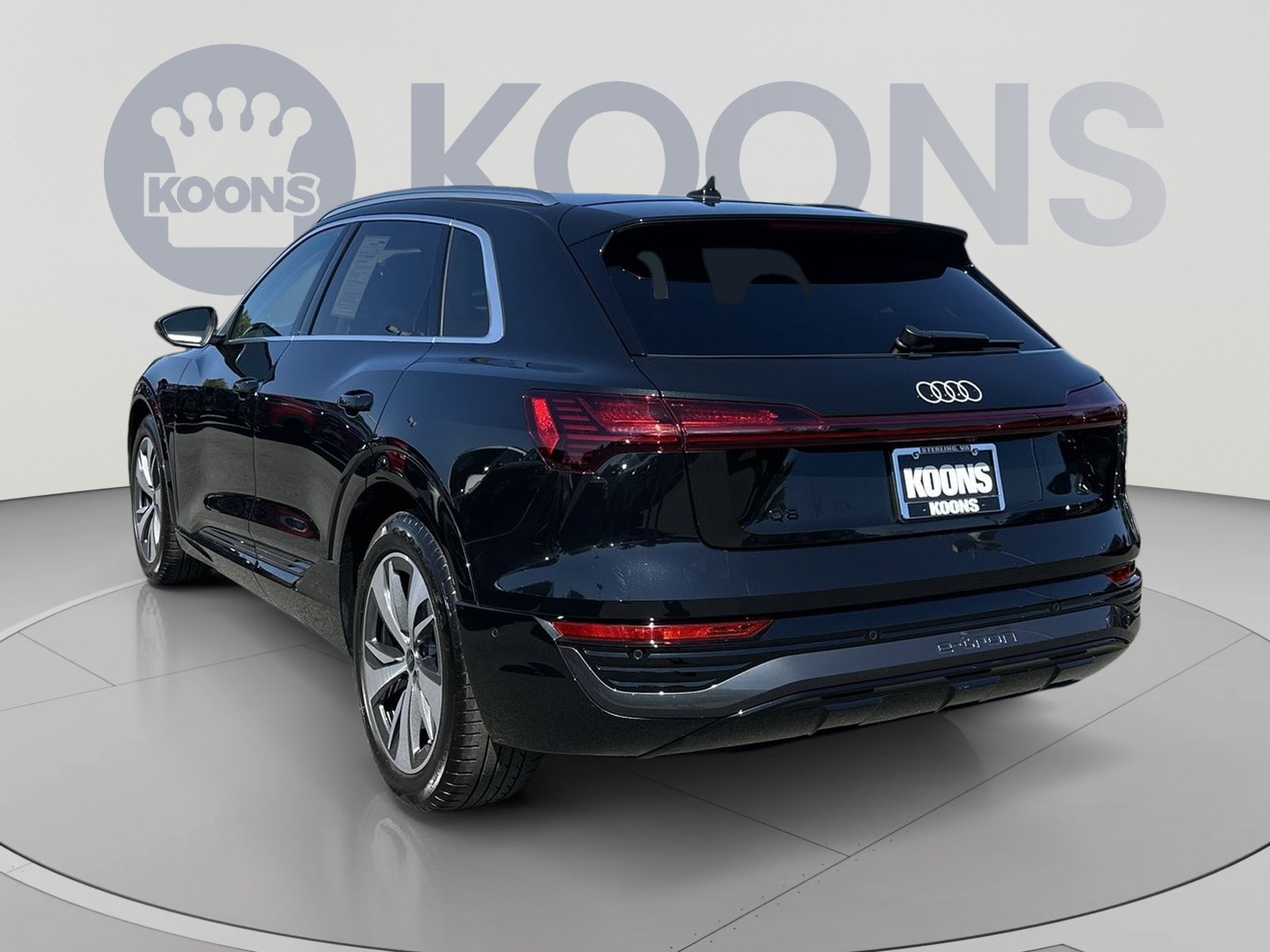Used 2024 Audi Q8 e-tron Premium Plus w/ Premium Plus Package AWD/4WD image 8