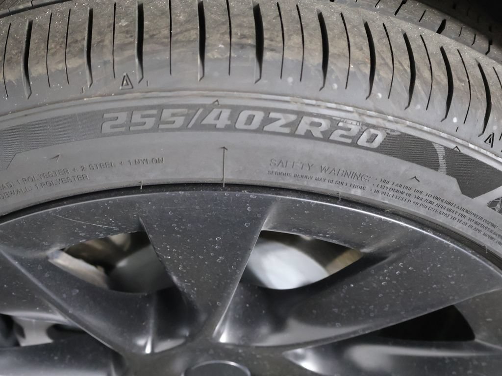Used 2023 Tesla Model Y Long Range AWD/4WD image 21