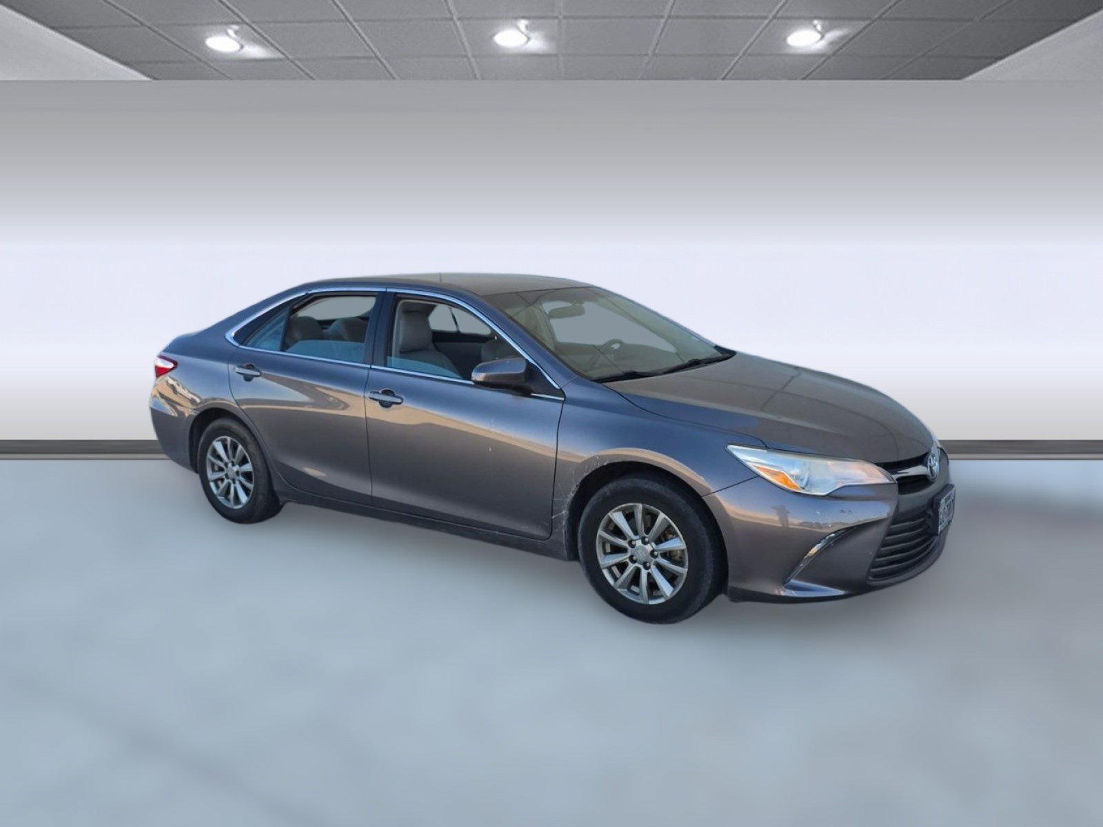 Used 2015 Toyota Camry LE image 6