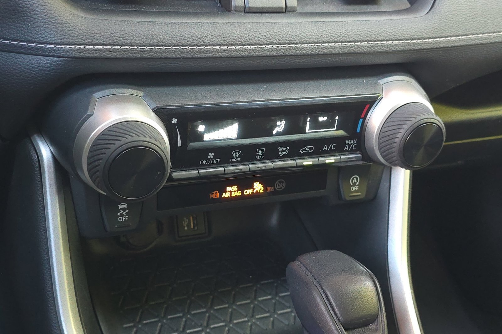 Used 2023 Toyota RAV4 LE image 22