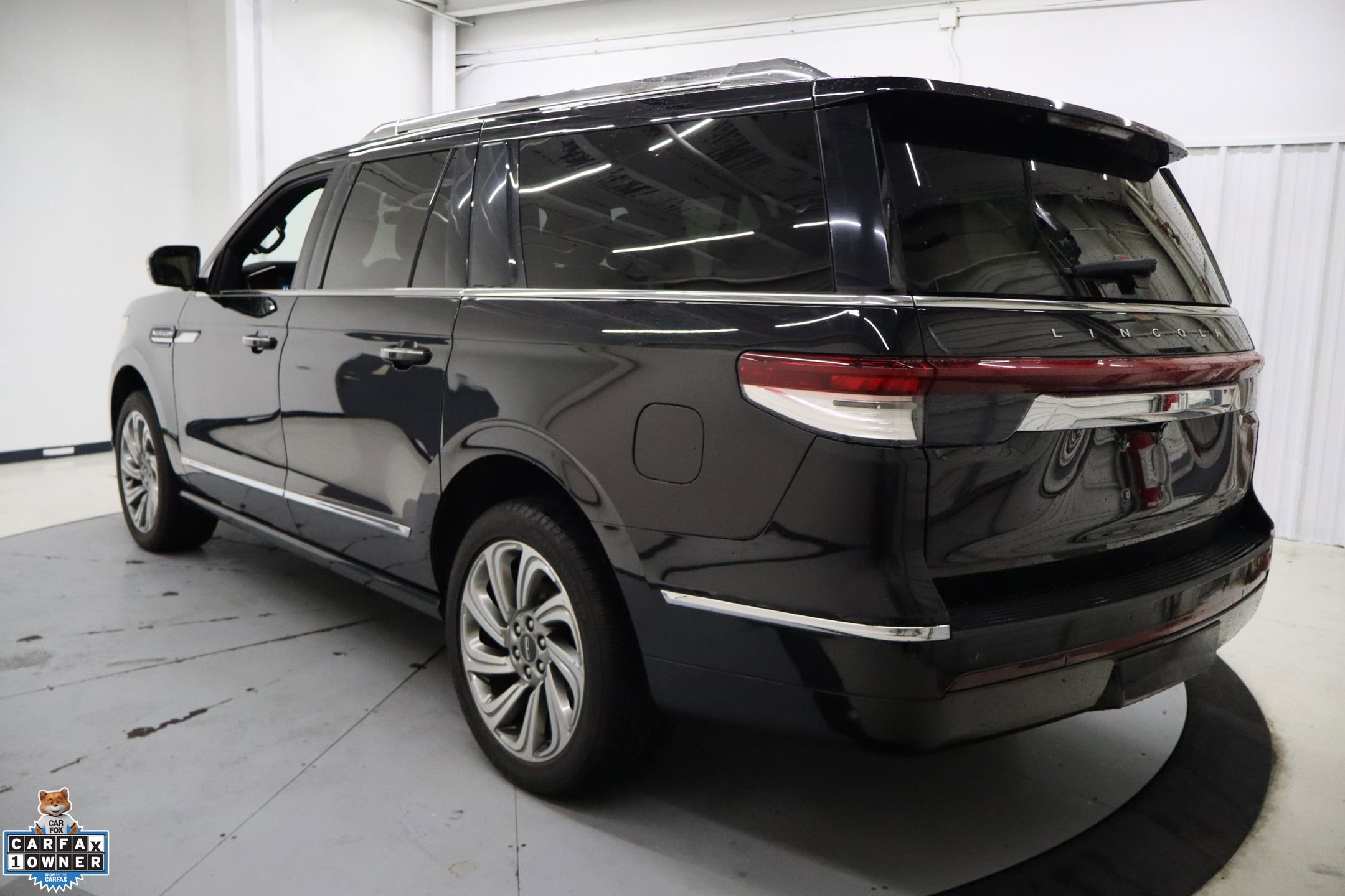 Used 2022 Lincoln Navigator L Reserve image 6