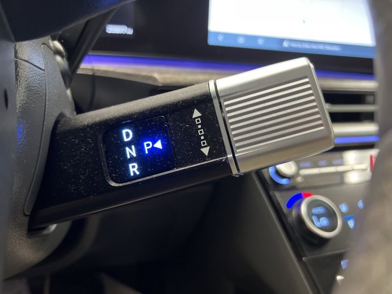 Used 2024 Hyundai Santa Fe Limited AWD/4WD image 32