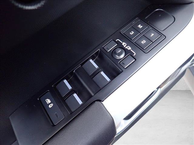 Used 2024 Land Rover Defender 110 S AWD/4WD image 15