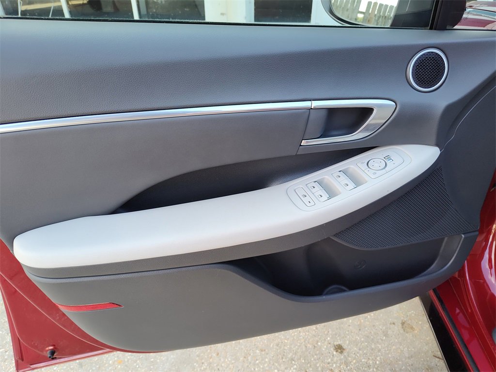 Used 2023 Hyundai Sonata SEL w/ Convenience Package image 17