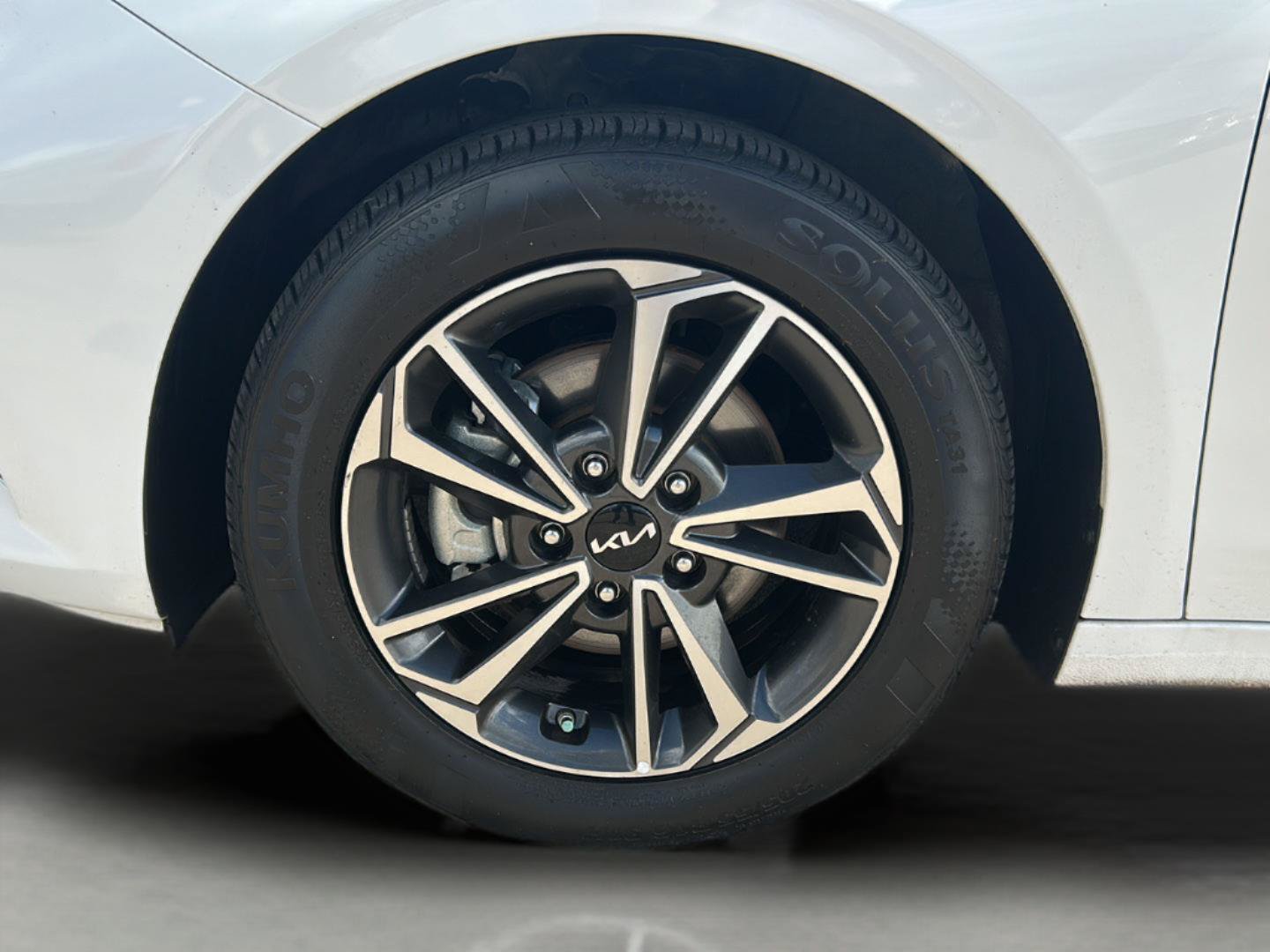 Used 2024 Kia Forte LXS FWD image 28