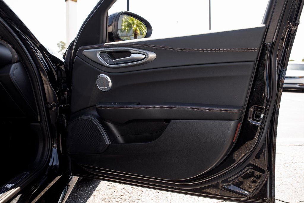 New 2025 Alfa Romeo Giulia w/ Driving Assist Package image 39