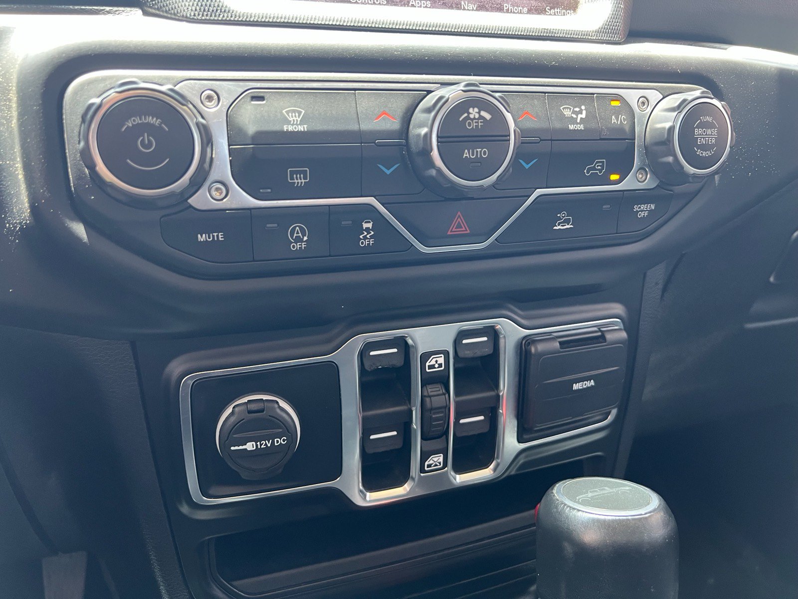 Used 2020 Jeep Gladiator Overland AWD/4WD image 26