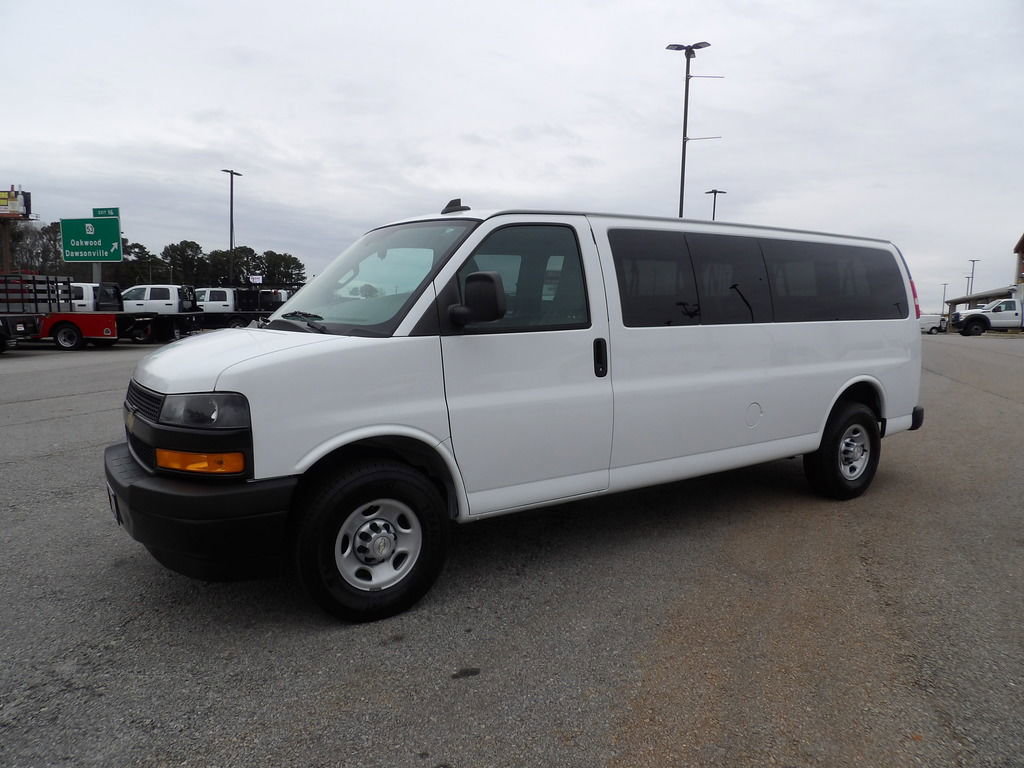 Used 2020 Chevrolet Express 3500 LS image 3