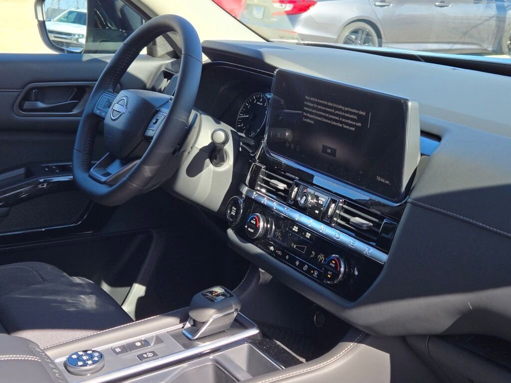 New 2026 Nissan Pathfinder SV image 7