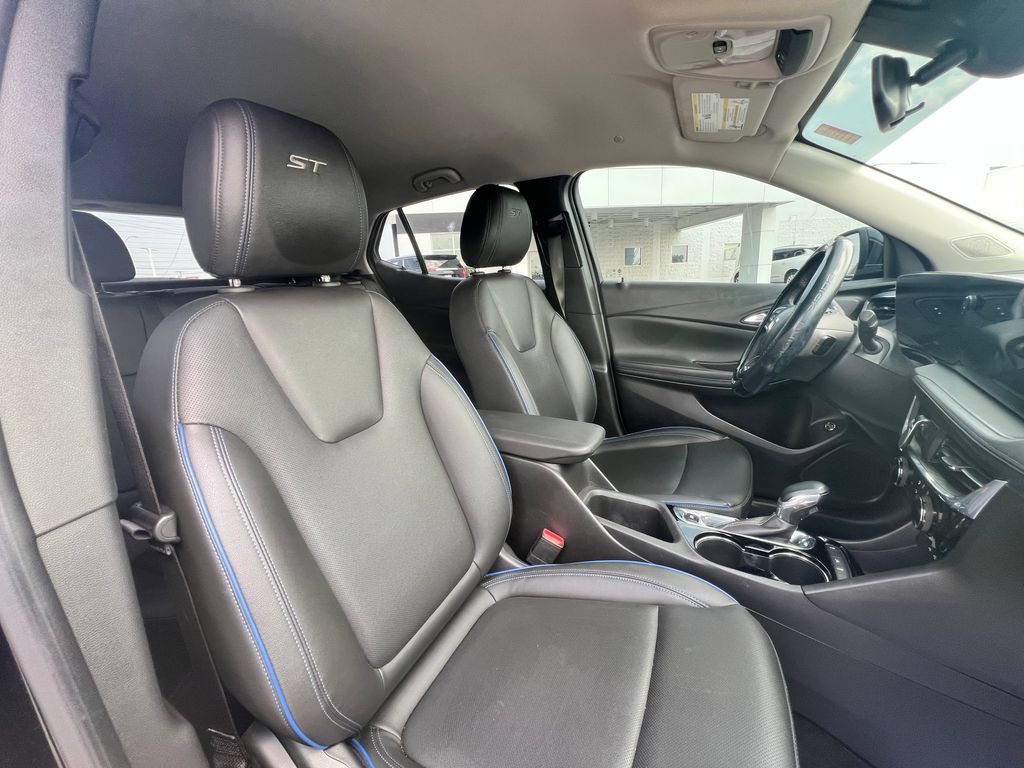 Used 2025 Buick Encore GX Sport Touring w/ Advanced Technology Package FWD image 26