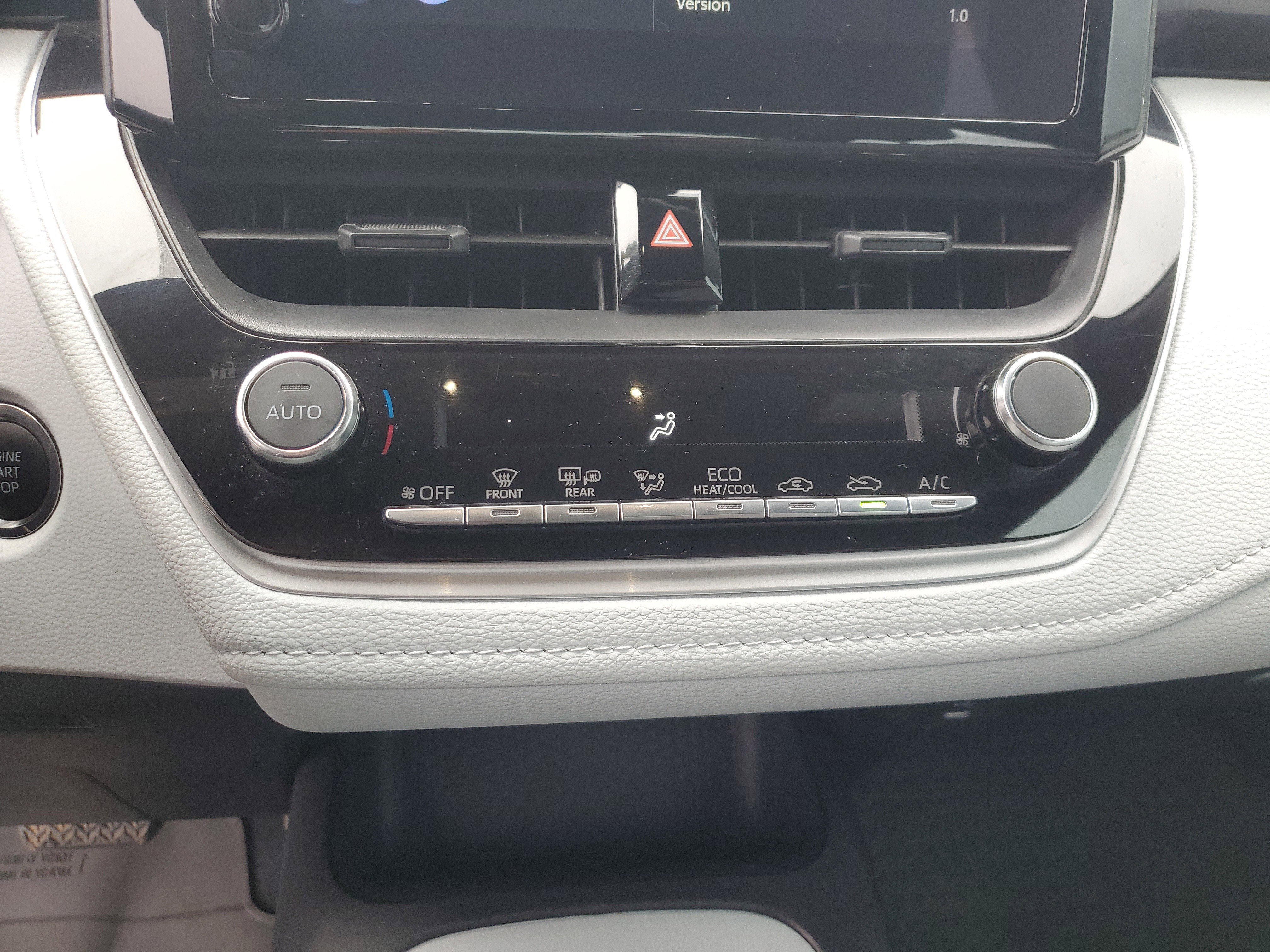 Used 2025 Toyota Corolla SE image 20