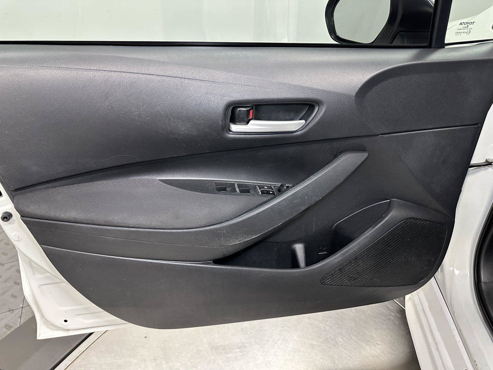 Used 2021 Toyota Corolla LE FWD image 20