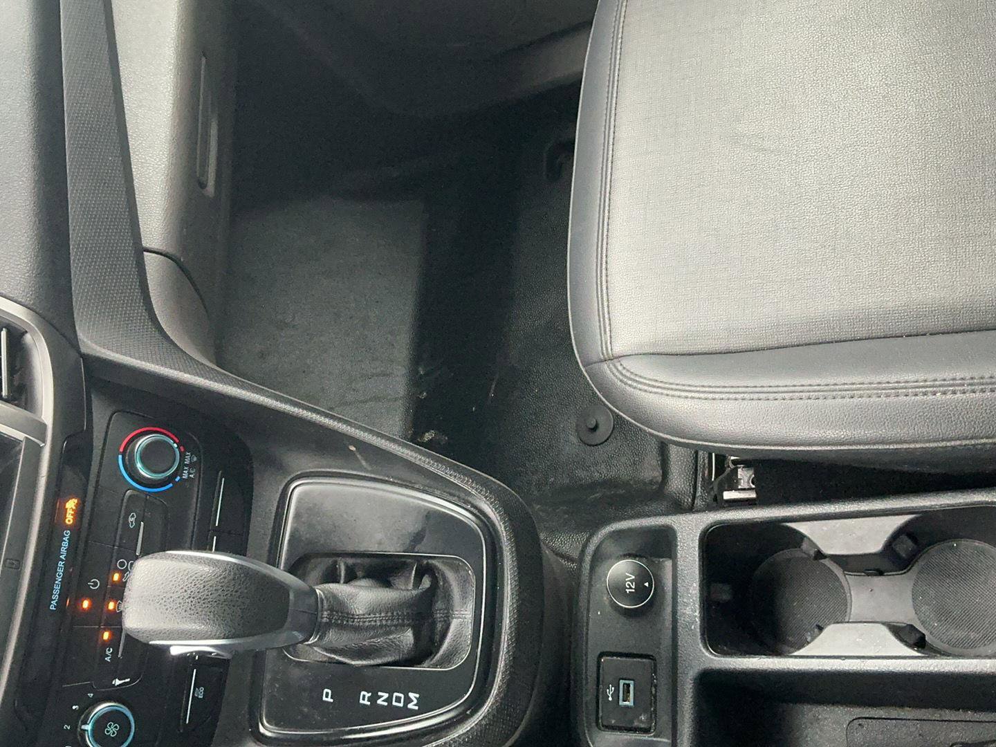 Used 2020 Ford Transit Connect XL image 17