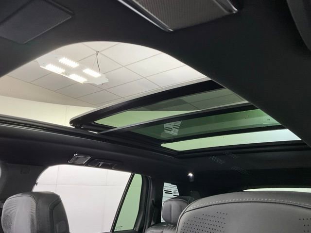 New 2026 Cadillac Vistiq Premium Luxury AWD/4WD image 22