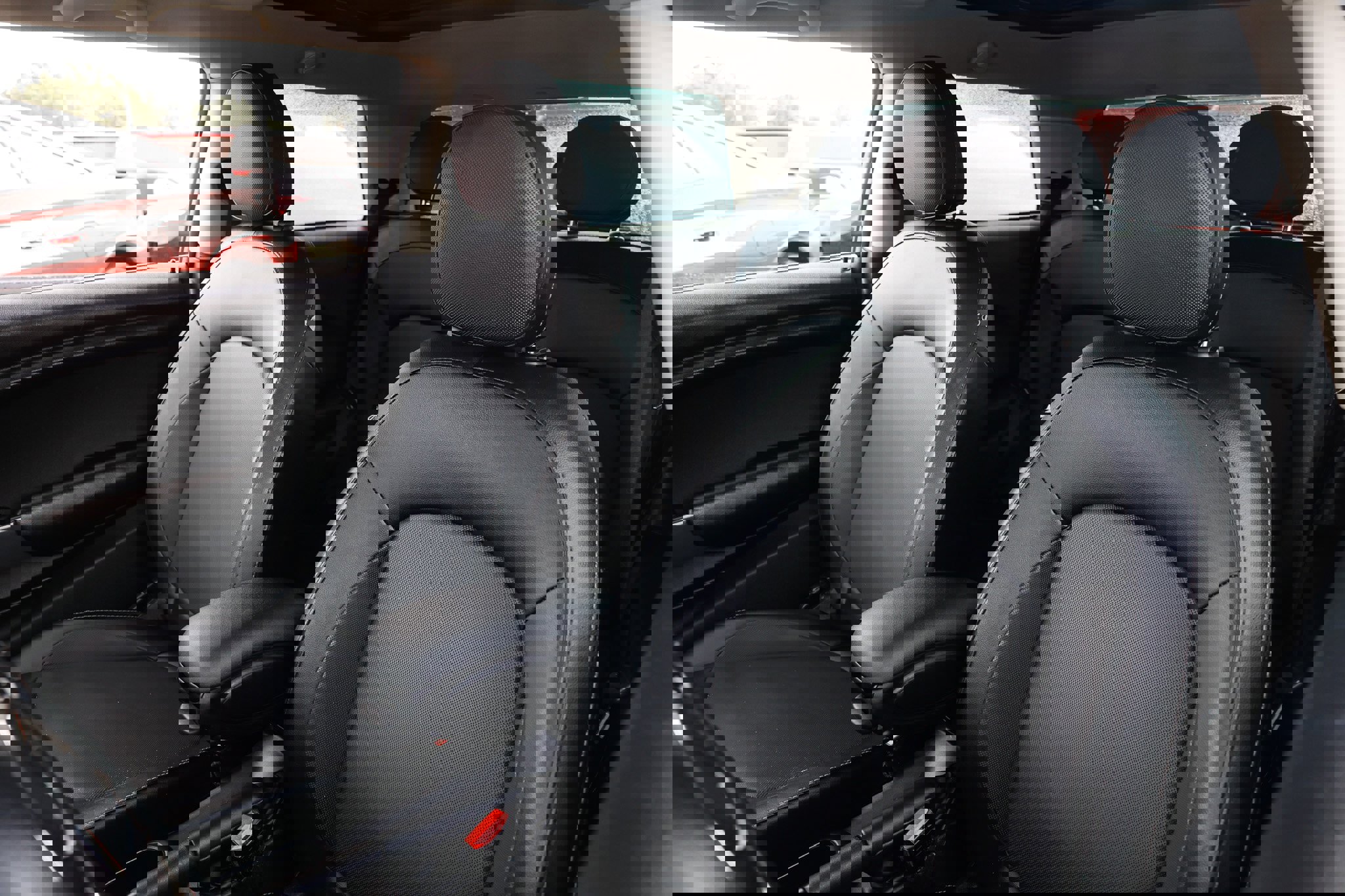 Used 2015 MINI Cooper 2-Door Hardtop image 9