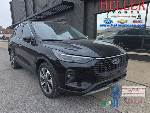 Used 2025 Ford Escape Platinum image 1